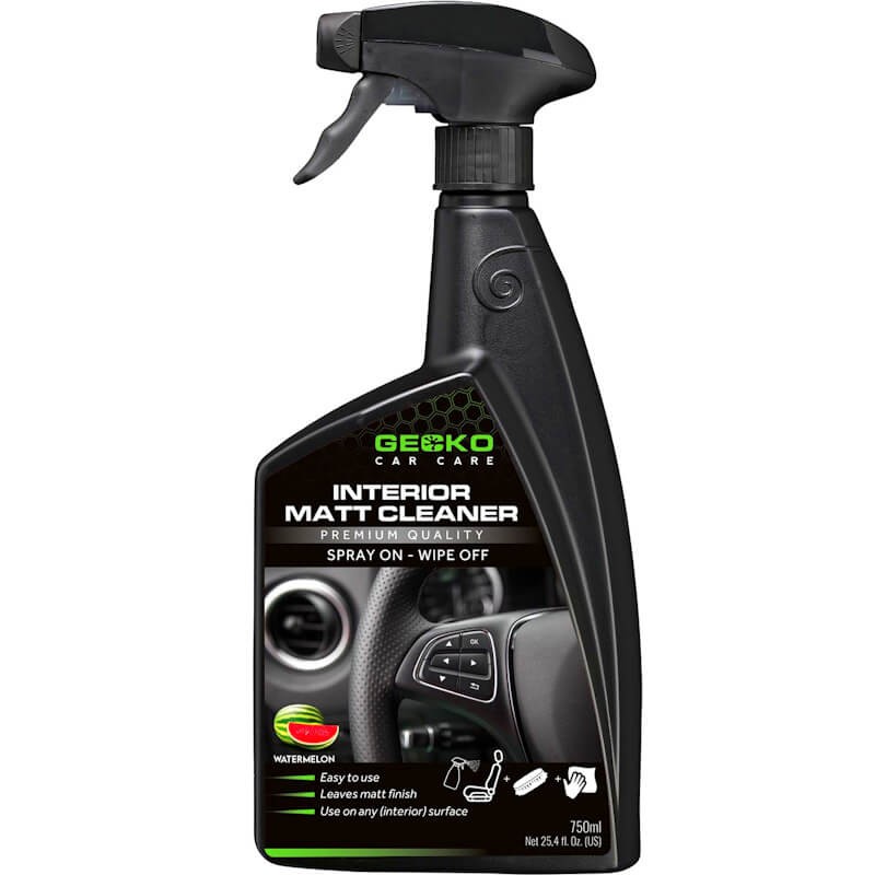 Solutie curatare interior auto, sigura pentru volan, efect mat