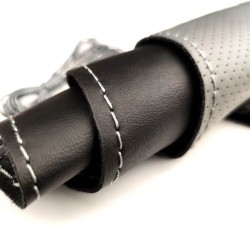 Husa Volan Premium Piele Neagra si Gri Perforata pe Lateral