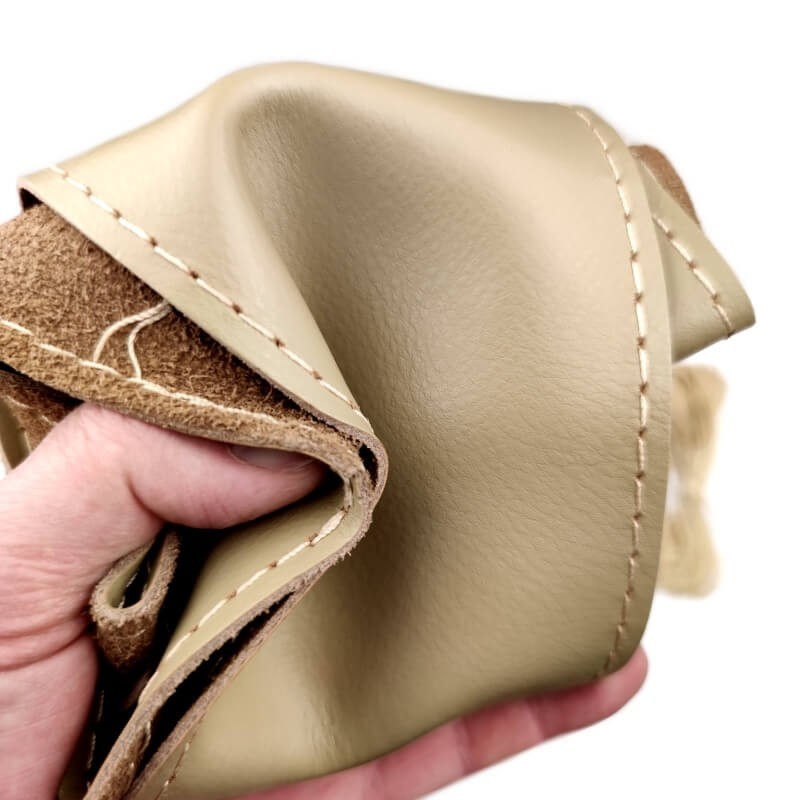 Husa Volan din Piele Naturala Bej Neperforata cu Ata Bej